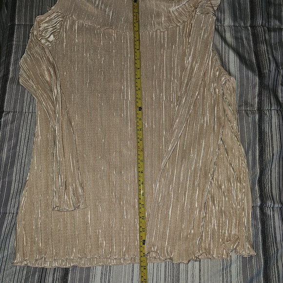 Maggie Sweet Women's Beige Pleated Long Sleeve Blouse Size L Pullover Boat Neck - Picture 11 of 13